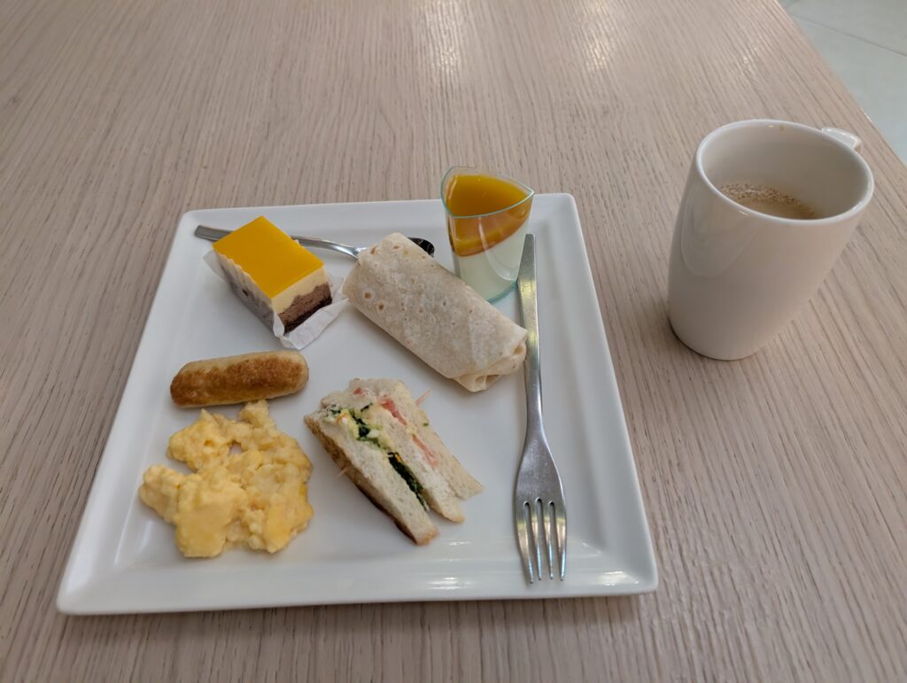 マルハバラウンジでの食事