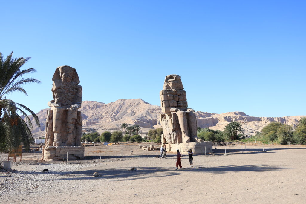 メムノンの巨像（西岸）