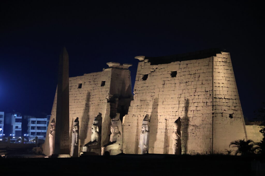 ルクソール神殿（東岸）