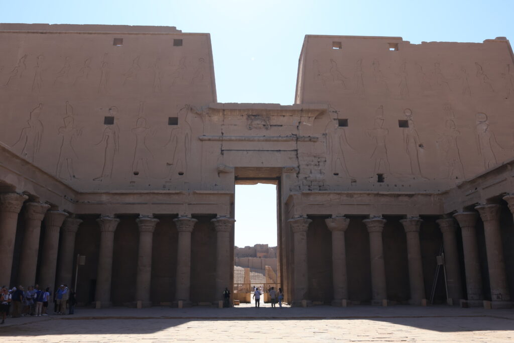 エドフ神殿（ホルス神殿）