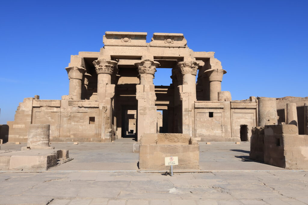 コム・オンボ神殿