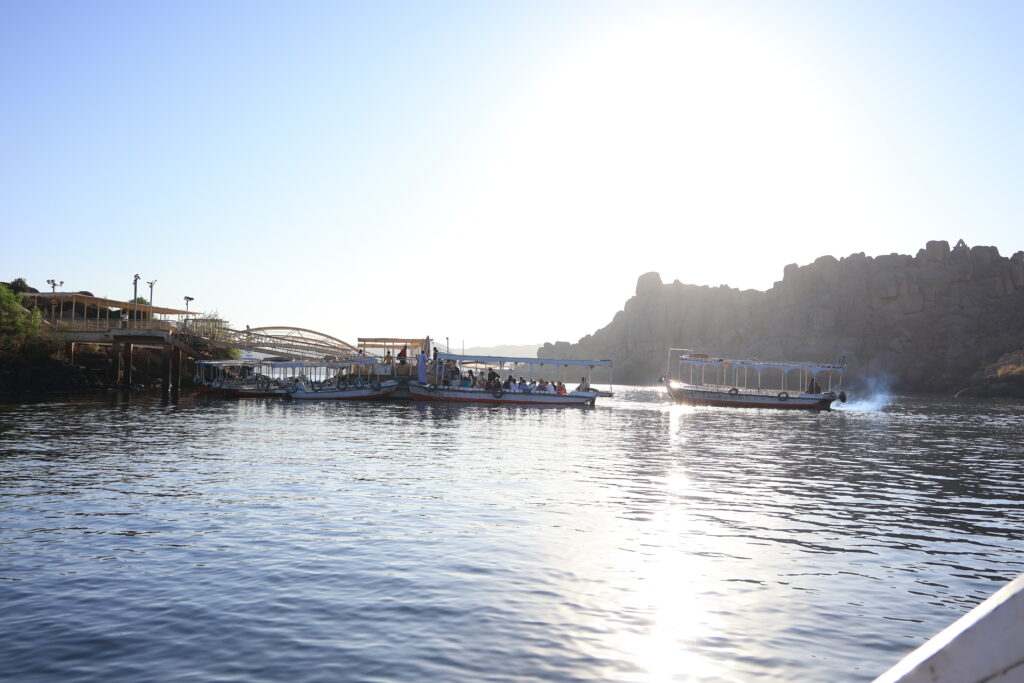フィラエ神殿側のボート乗り場