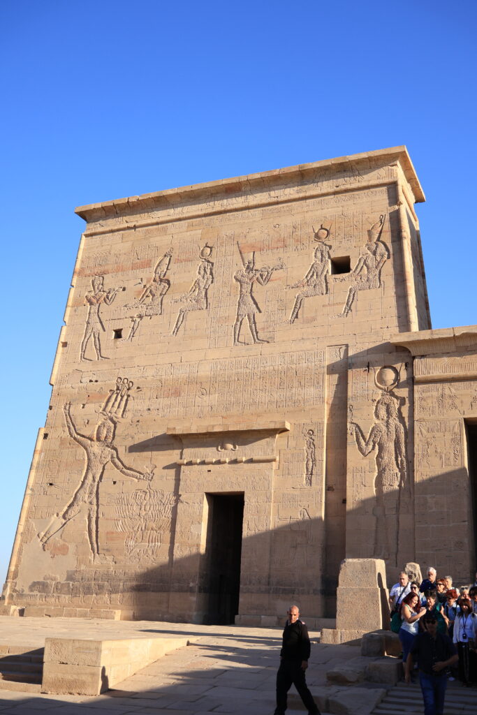 フィラエ神殿(イシス神殿)の壁画