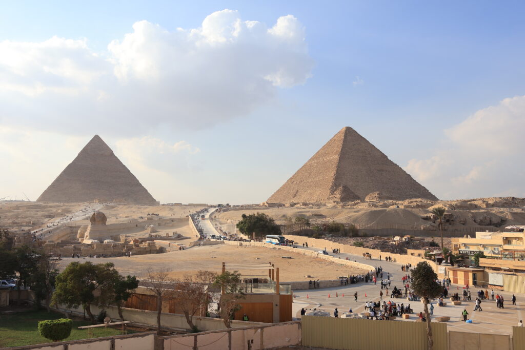 ピラミッドとスフィンクス