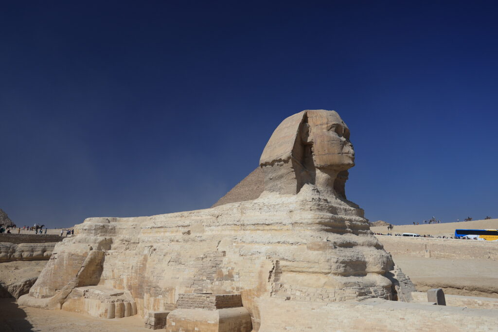 横からのスフィンクス