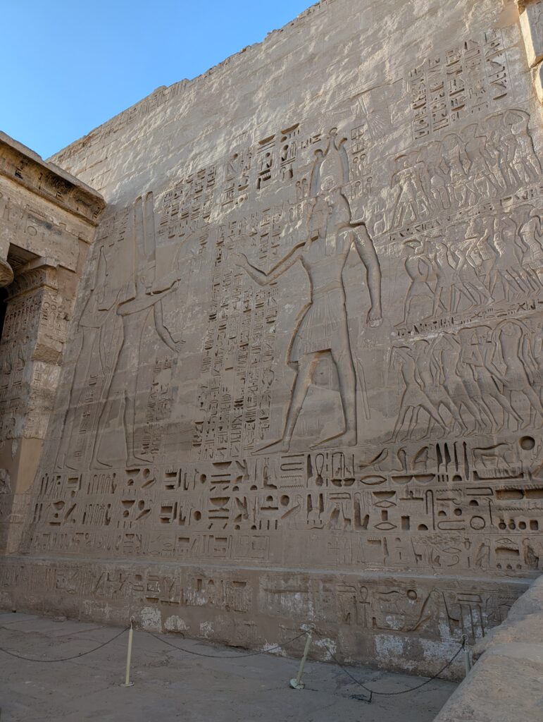 メディネト・ハブ壁画