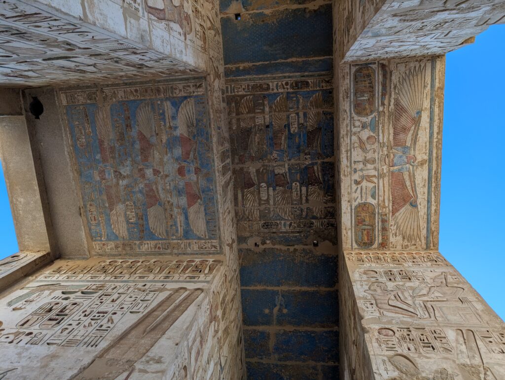 メディネト・ハブ天井画