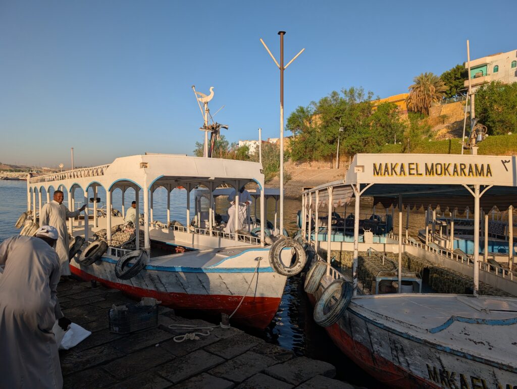 宿の前のボート乗り場