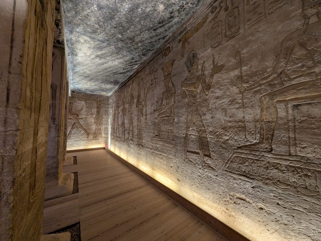 ネフェルタリの小神殿の壁画