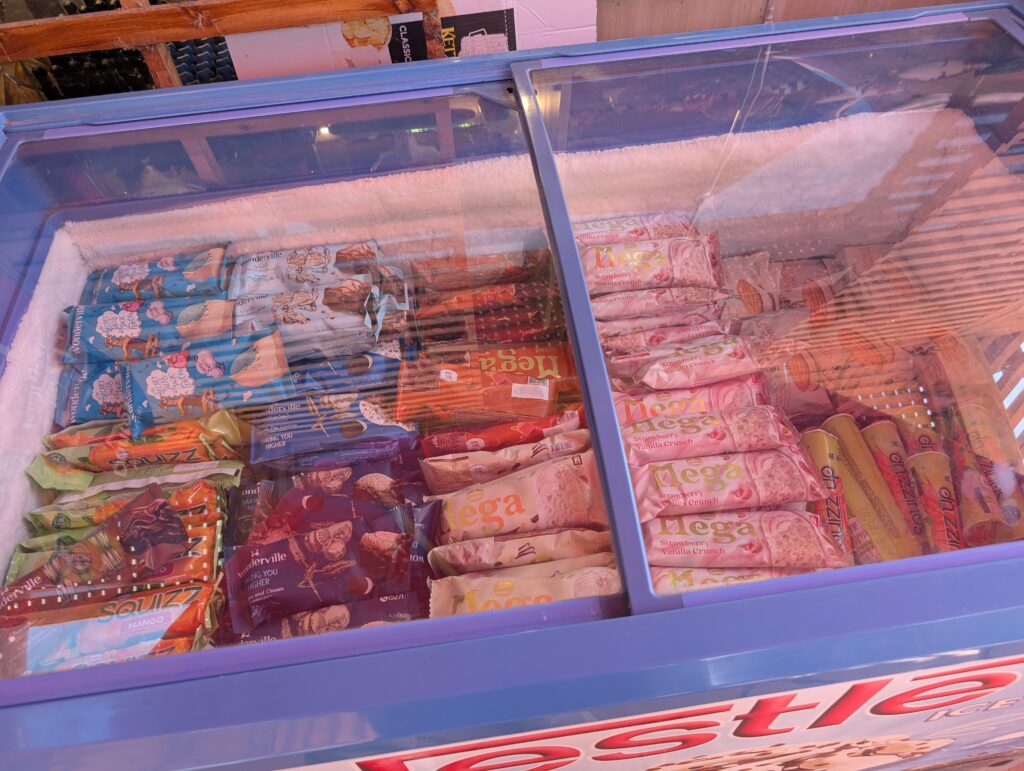 砂漠の中のアイス