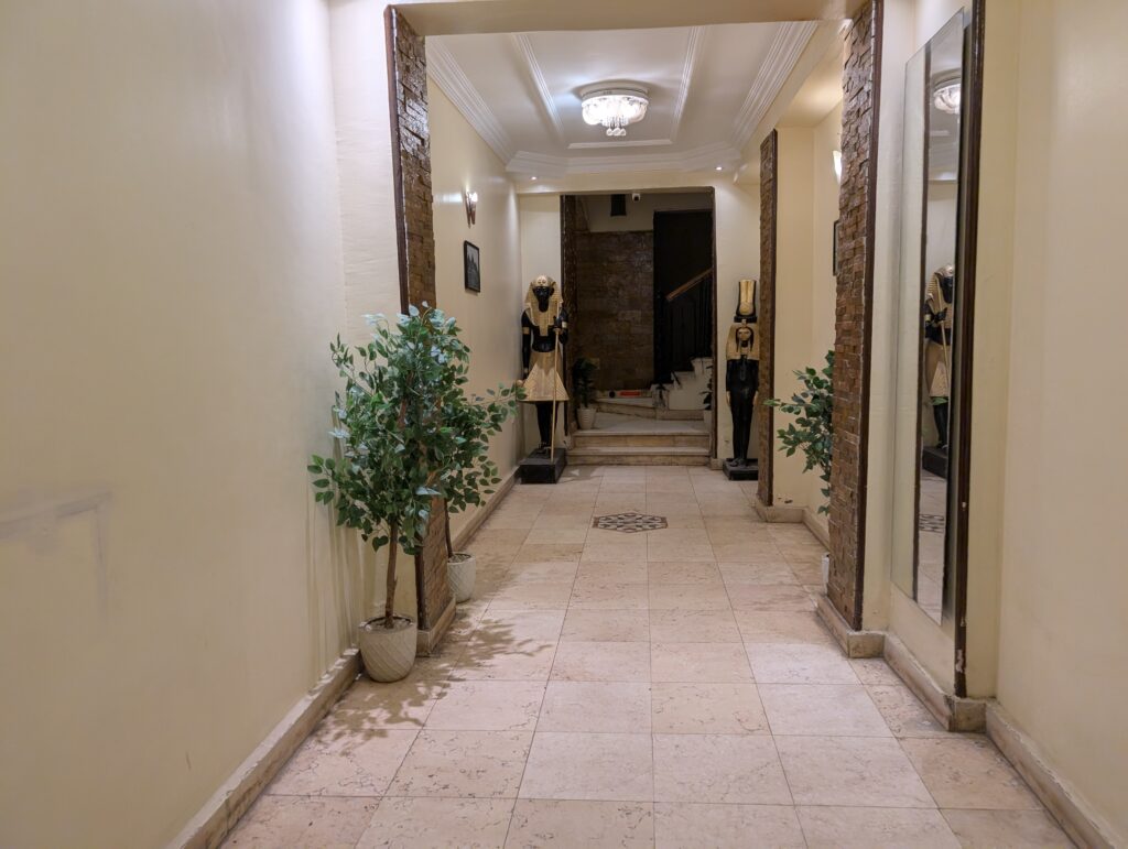 ピラミッズ・ビュー・イン(Pyramids View Inn)