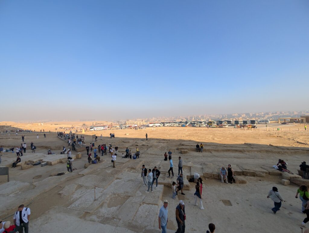 ピラミッドから望むギザの街並み