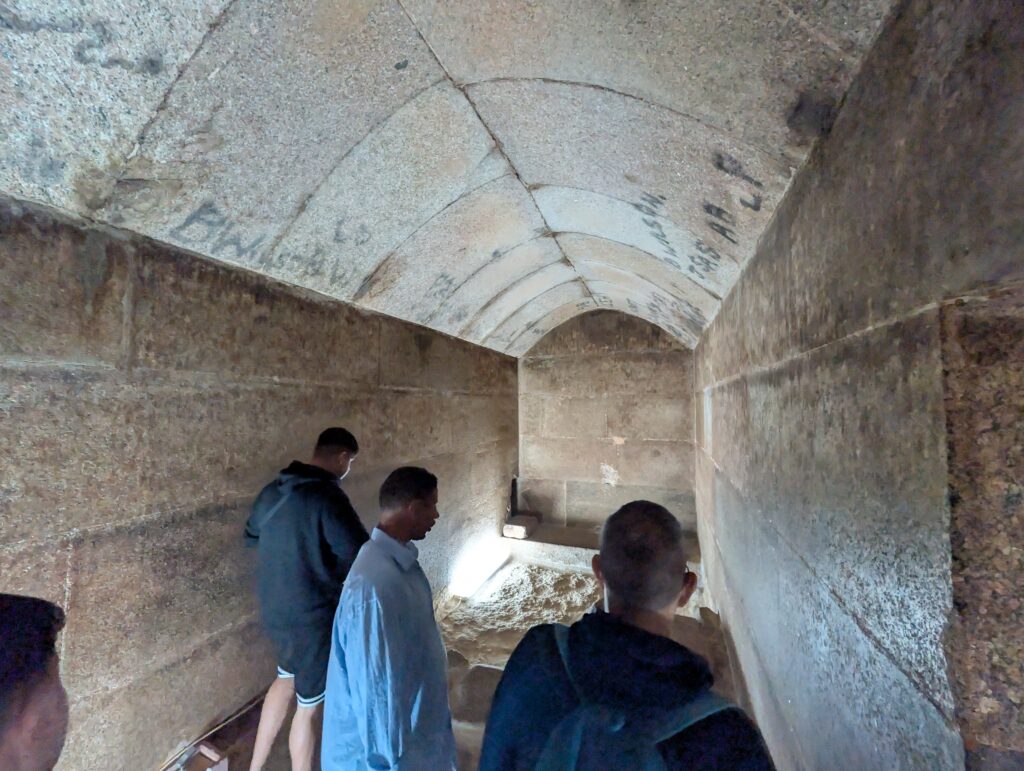 メンカウラーのピラミッド内部