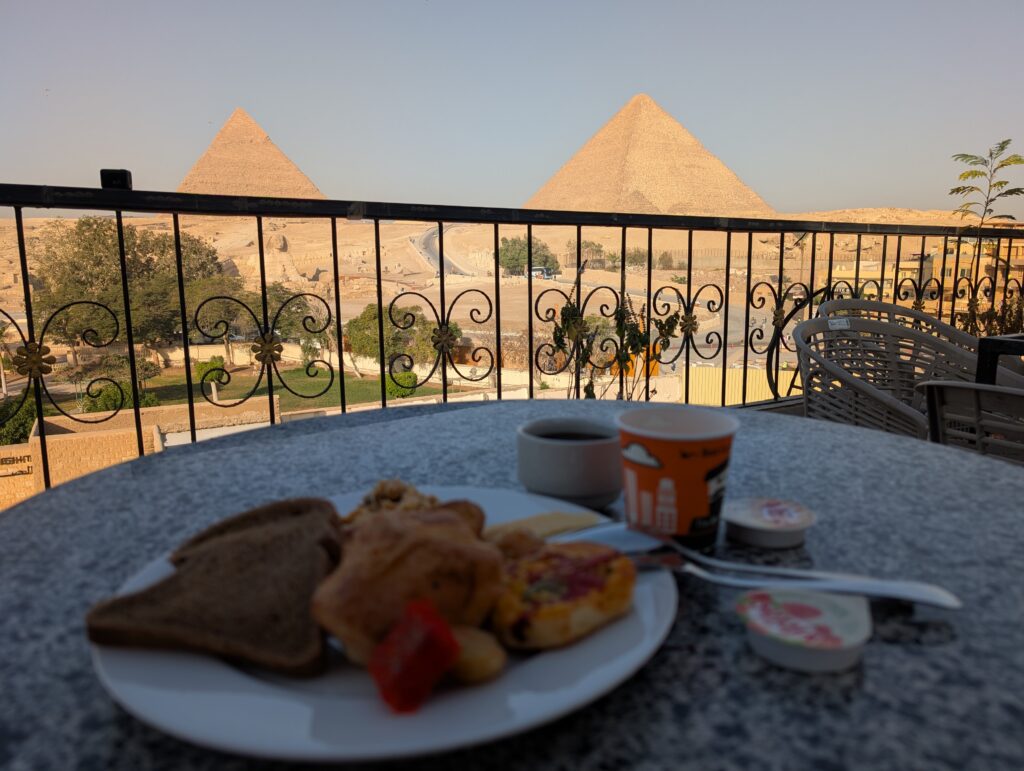 ピラミッズ・ビュー・イン（Pyramids View Inn）での朝食