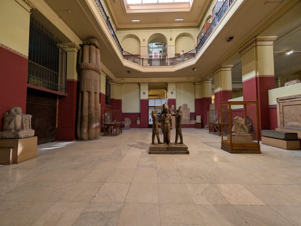 三神像(トリアド)