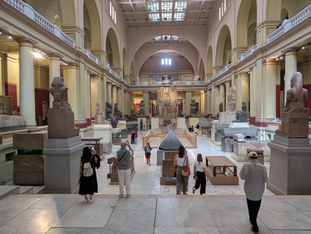 アメンホテプ3世とティイの夫婦像