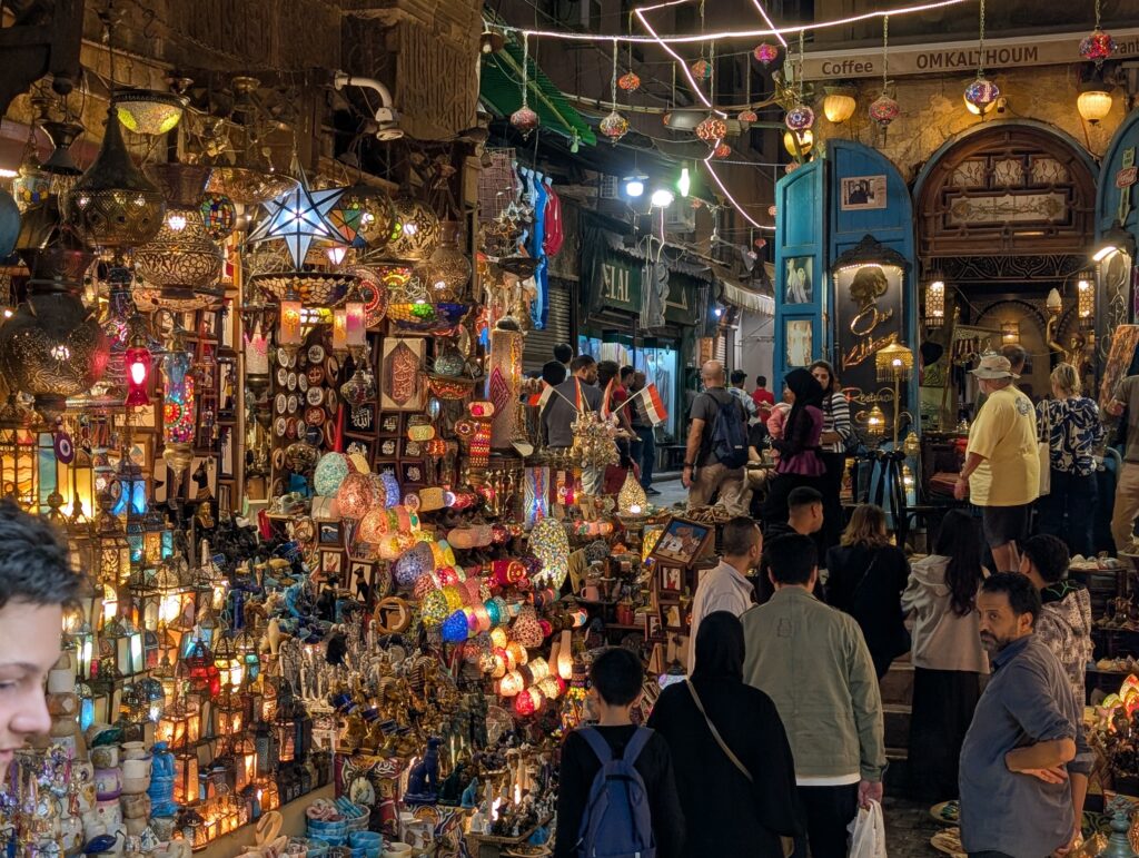 ハンハリーリ市場のランプ