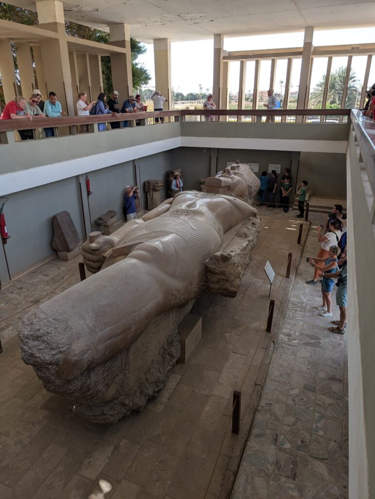 ラムセス2世の巨大横臥像