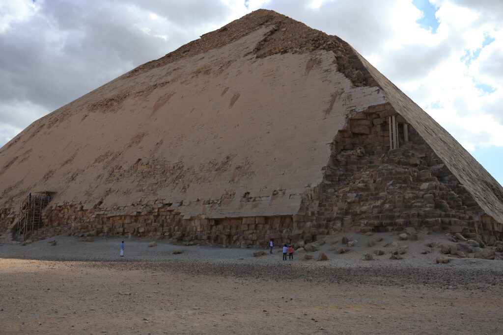 屈折ピラミッド