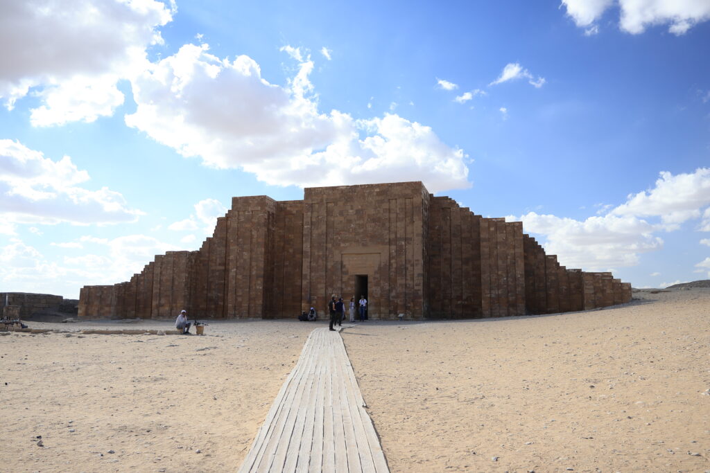 サッカラ葬祭複合体の入り口