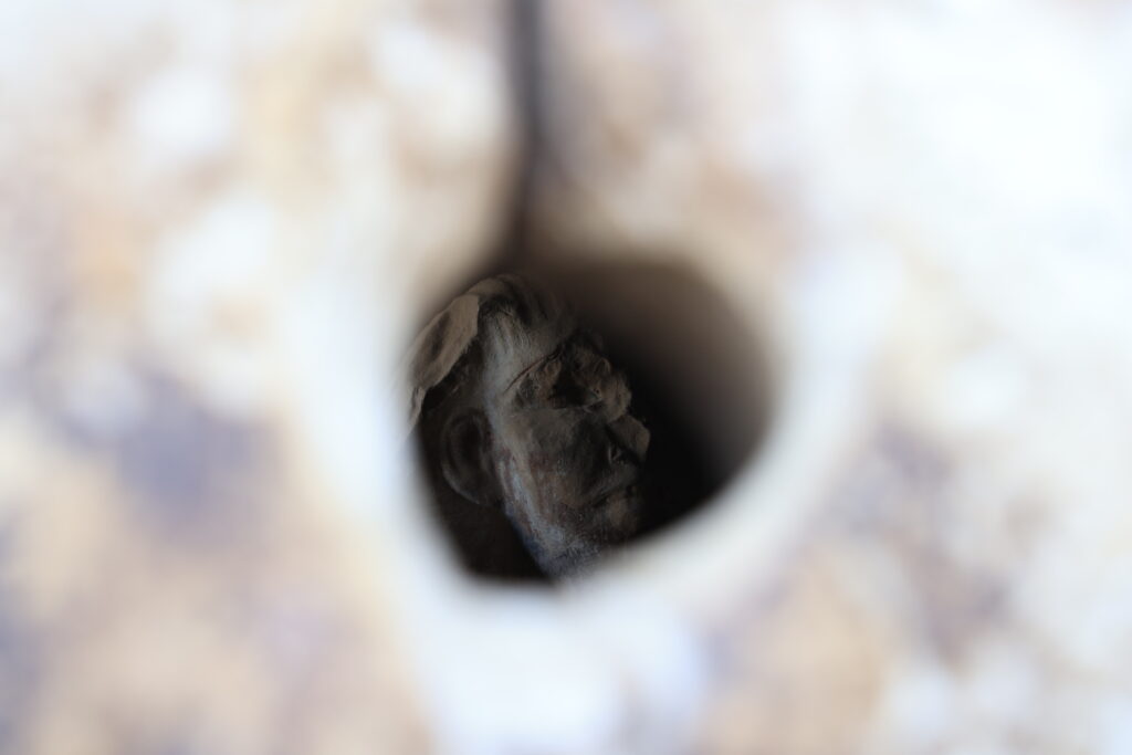 ジェセル王の像