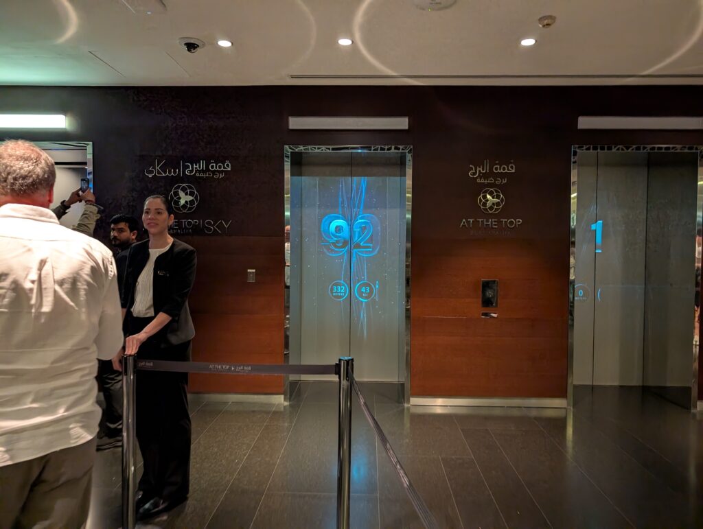 ブルジュハリファのエレベーター