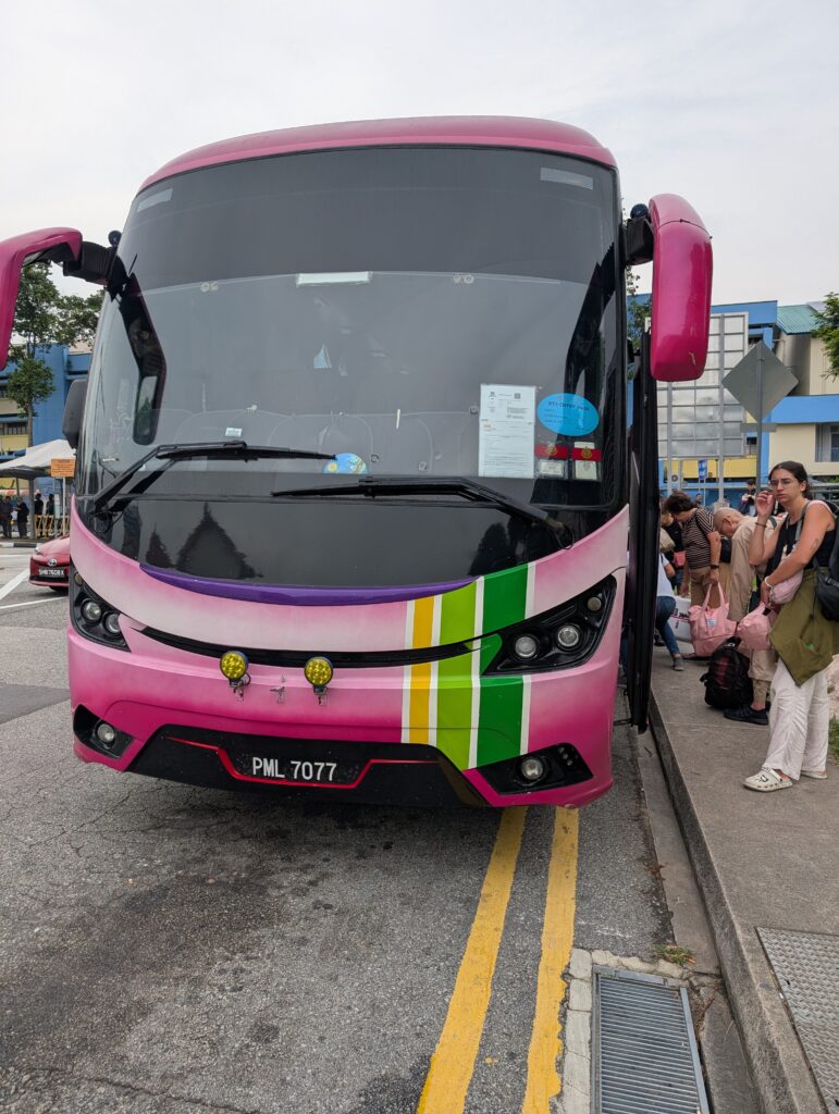 シンガポールからマラッカ行きのバス