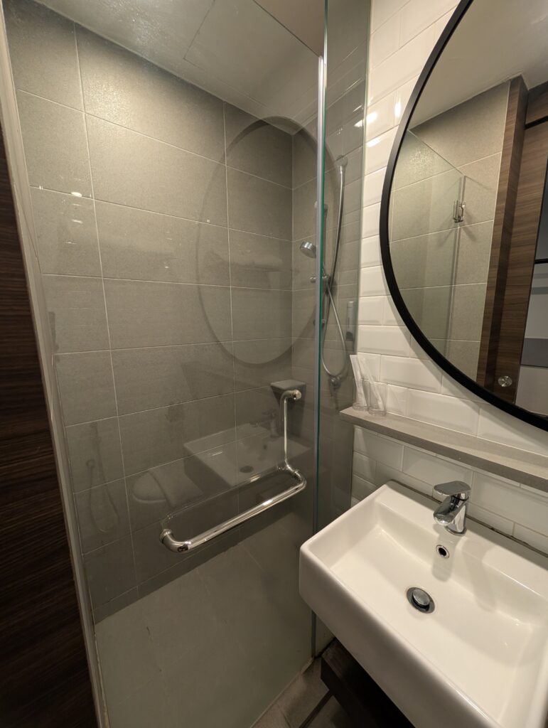 トラベロッジ クアラルンプール シティ センター（Travelodge Kuala Lumpur City Centre）バスルーム