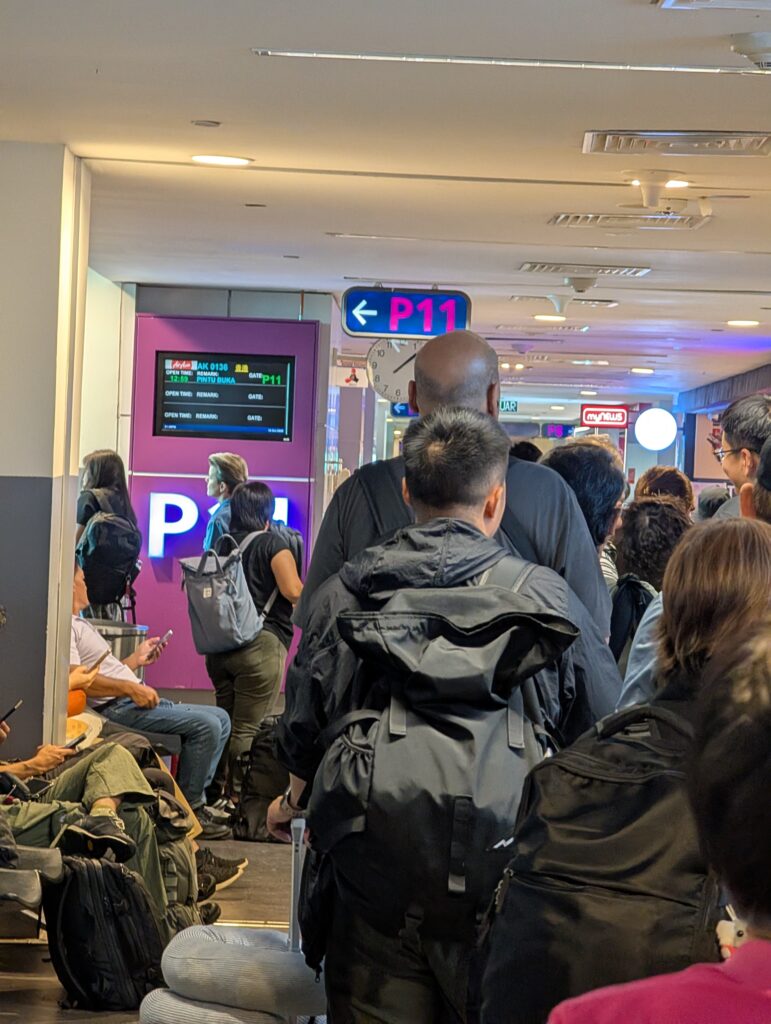 香港行の飛行機へ