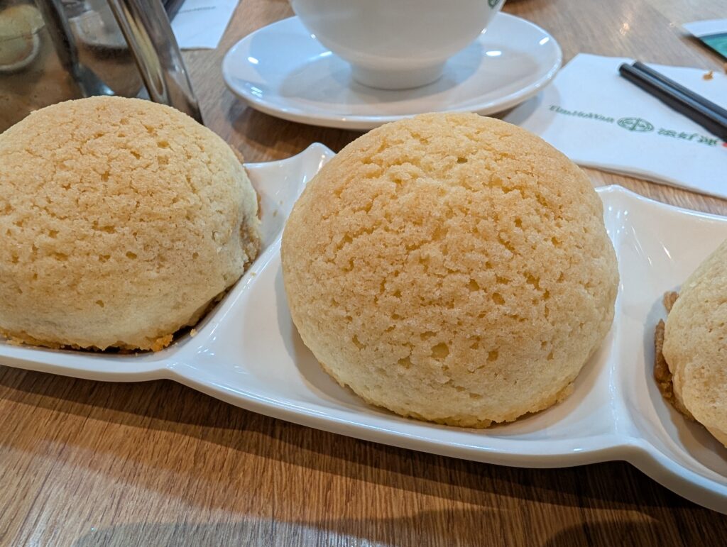 ベイクドチャーシューパオ（酥皮焗叉燒包）