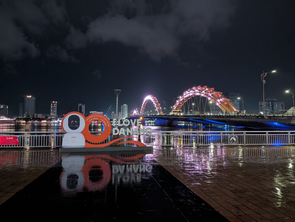 LOVE DANANG