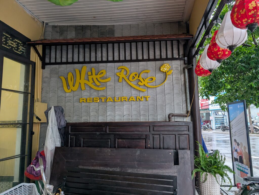 White Rose Restaurant　ホワイトローズ