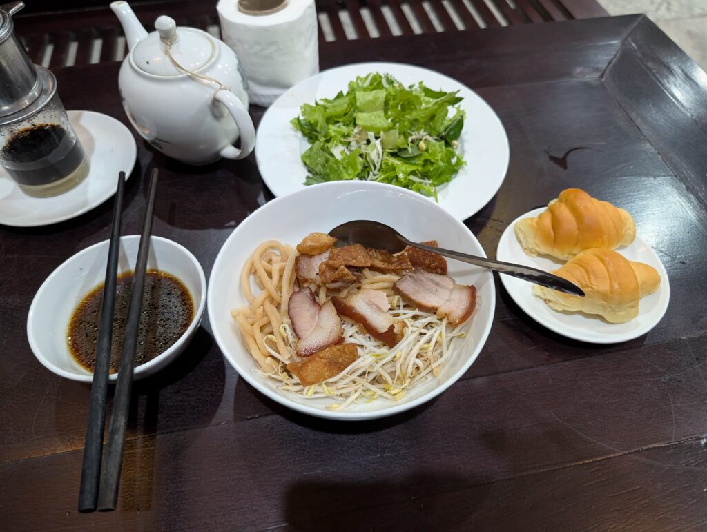 カオラウ（Cao Lầu）