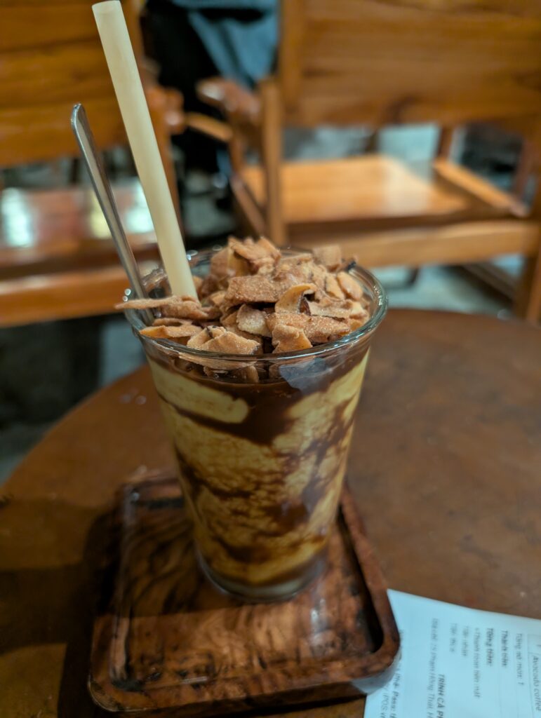 アボカドコーヒー（Sinh Tố Bơ Café）