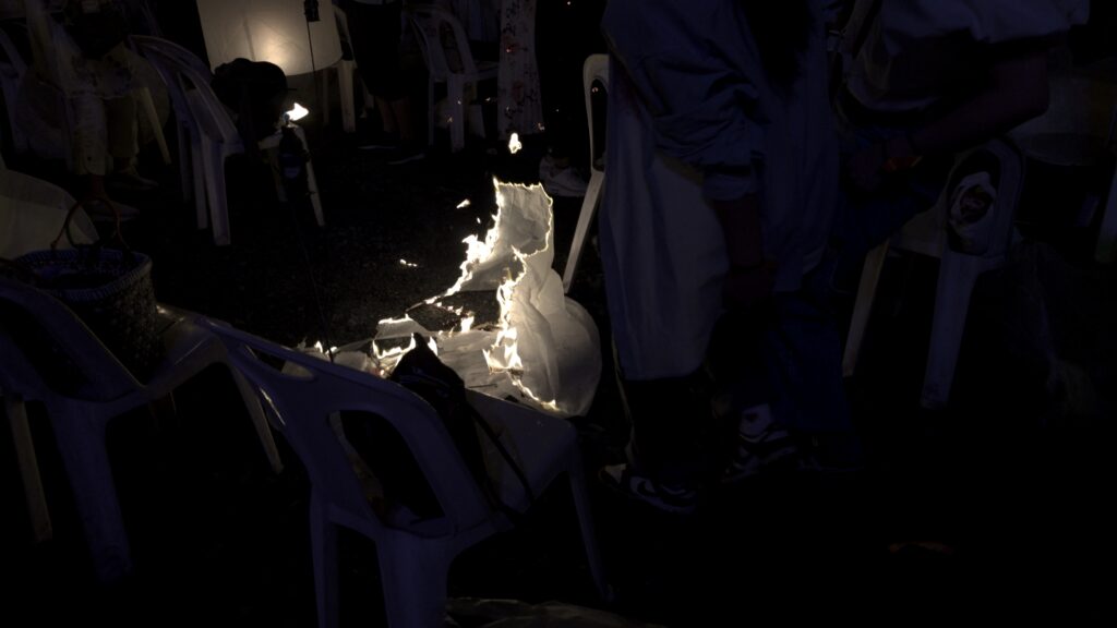 燃えたランタン