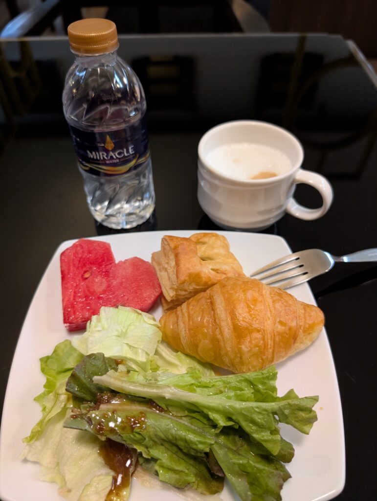 MIRACLE LOUNGE（ミラクルラウンジ）での食事