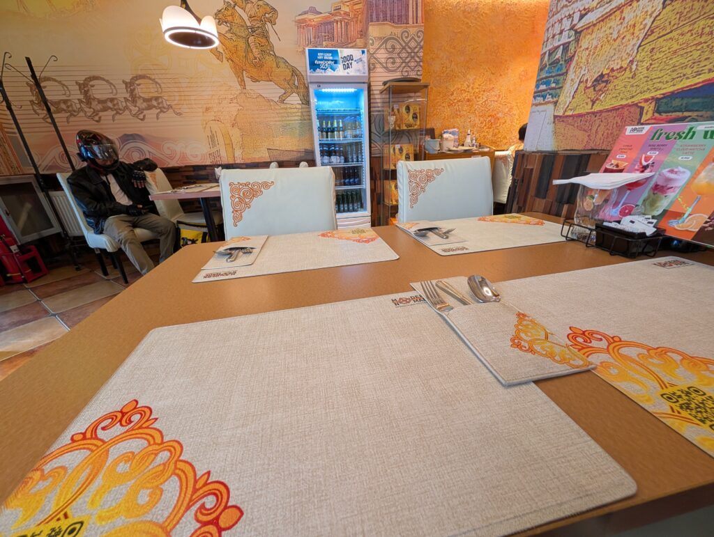 Modern Nomads - 3の店内