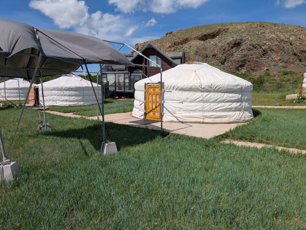 モンゴルKayak Campのゲル