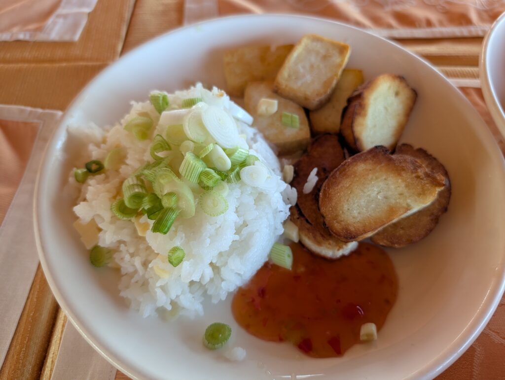 モンゴルでのゲル宿泊での朝食