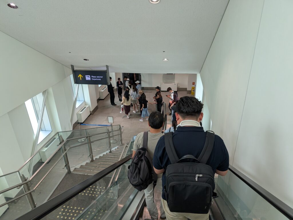 モンゴルの空港のボーディングブリッジ