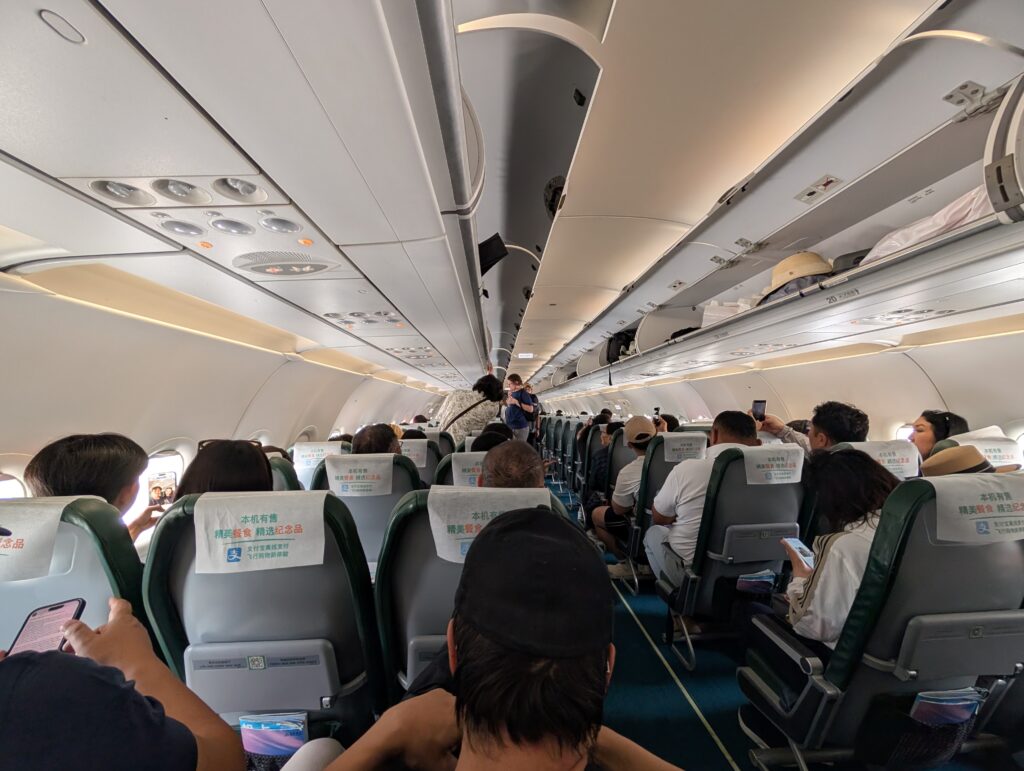 春秋航空機内　モンゴルから上海へ