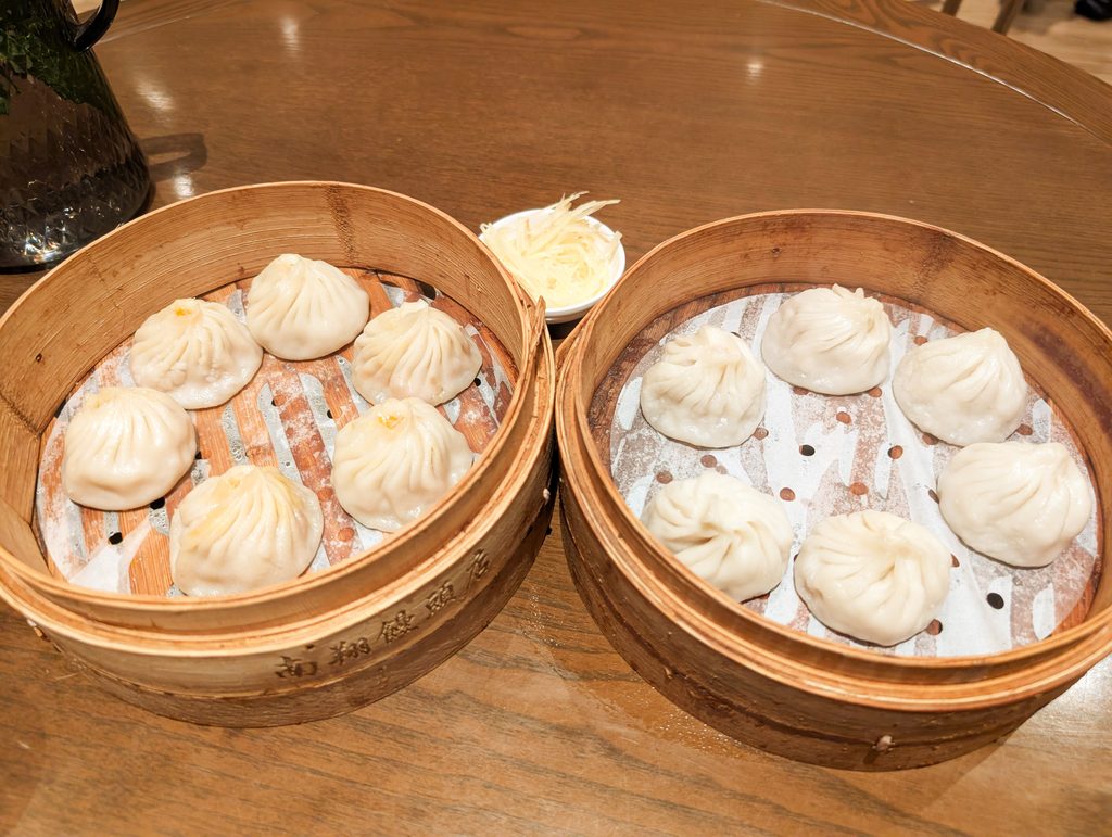 南翔饅頭店の小籠包2種