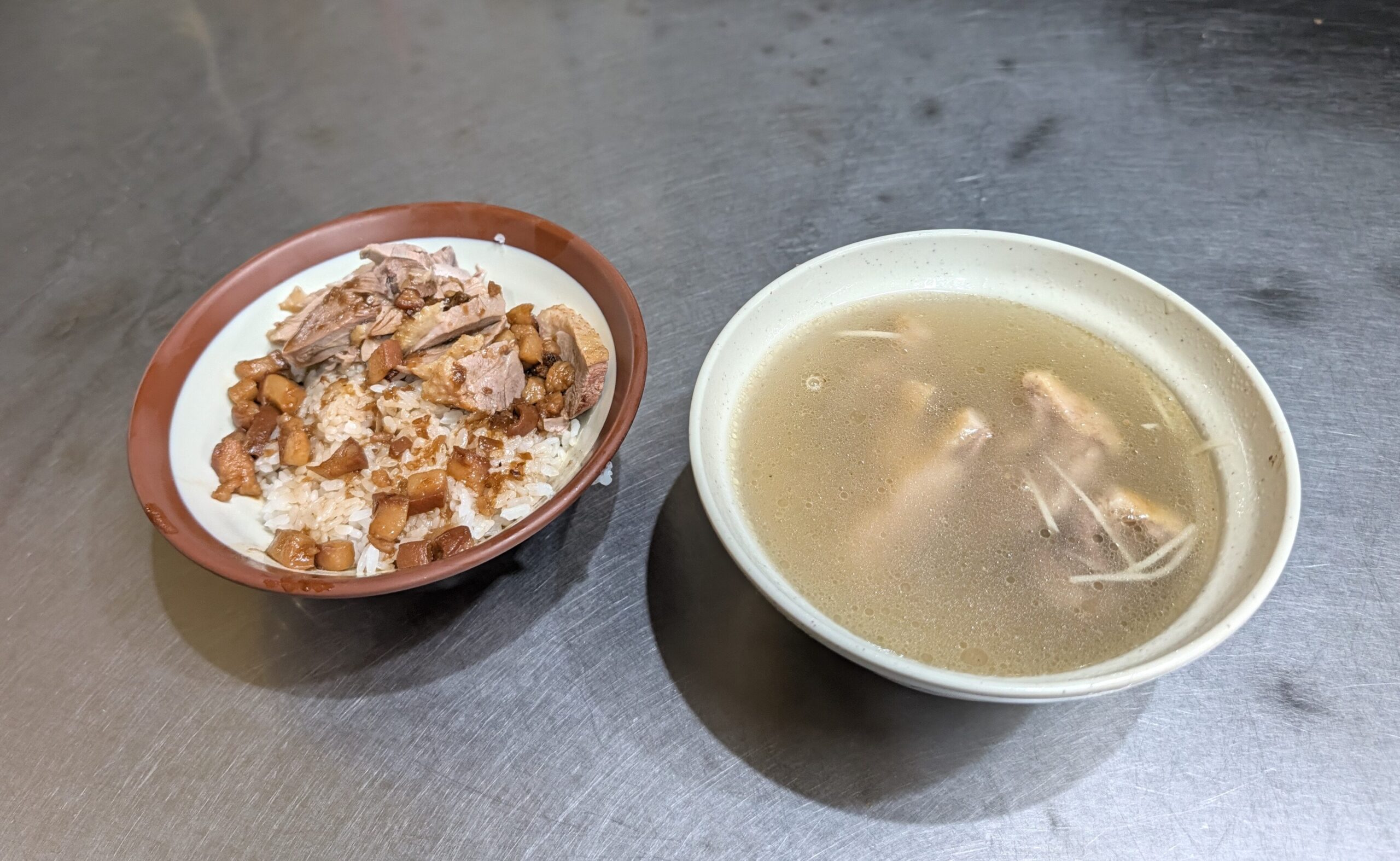 鴨肉珍の鴨肉飯(小)と鴨肉湯