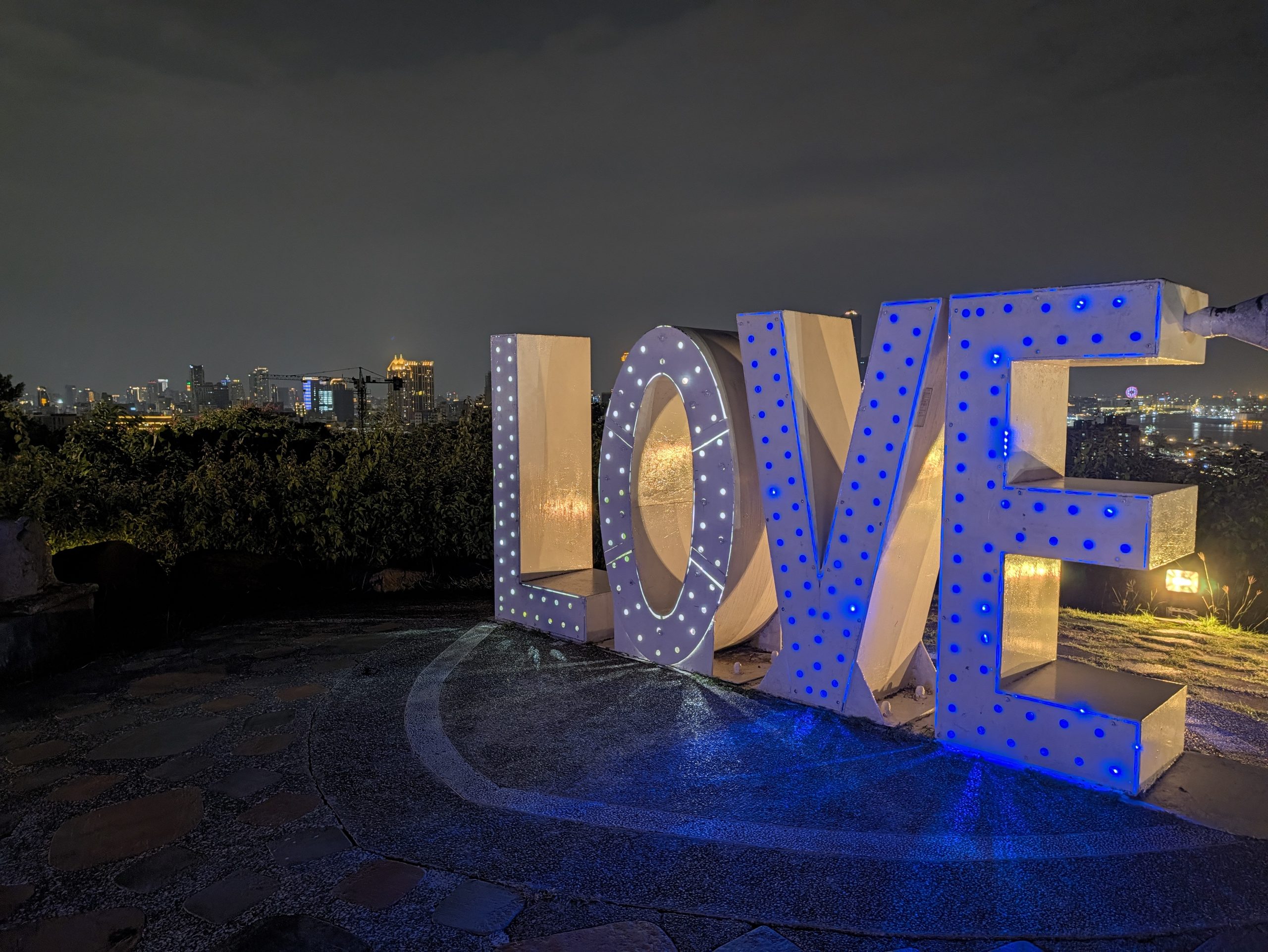 寿山情人観景台のLOVEモニュメント