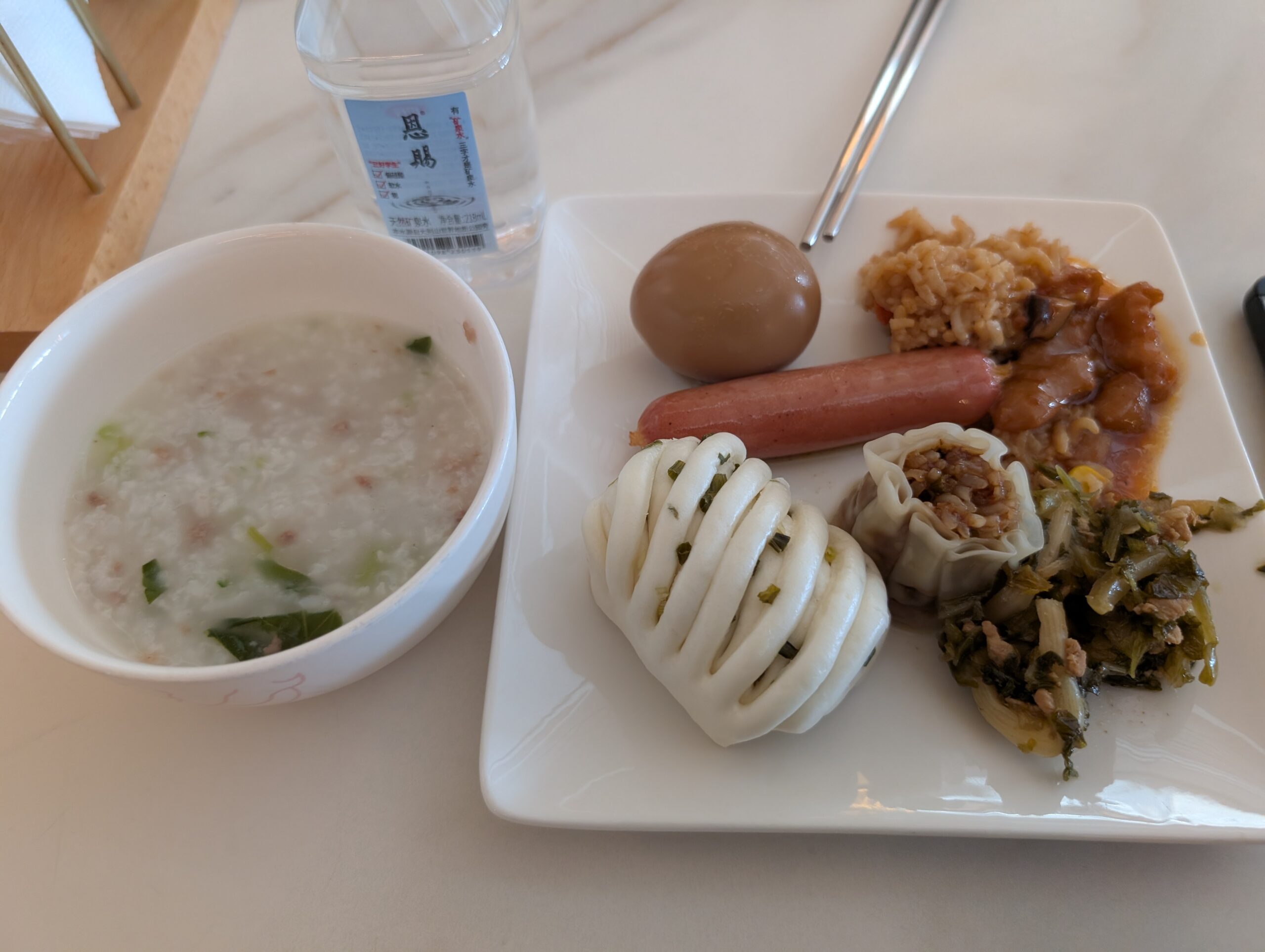 吉祥航空（JUNEYAO AIR）No.72ラウンジでの食事