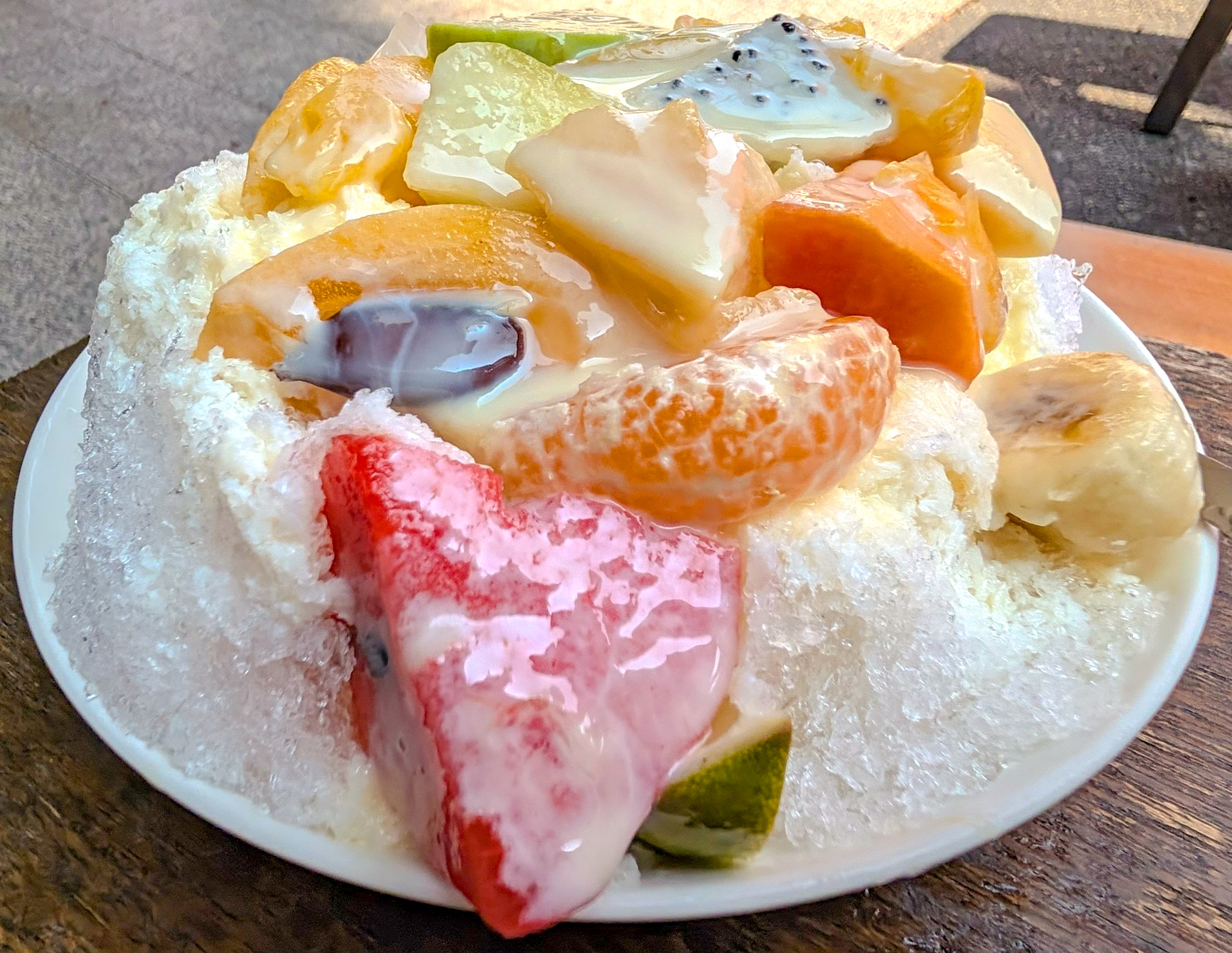 莉莉水果店（りりすいかてん）のフルーツミルクかき氷