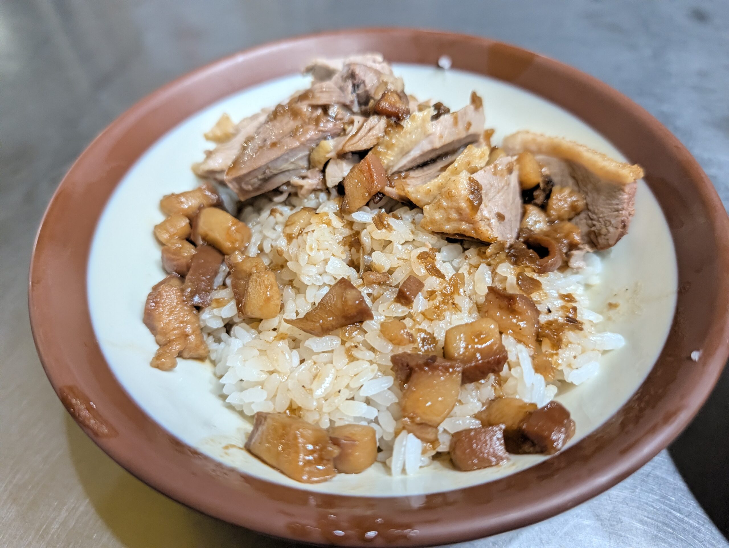 鴨肉珍（ヤーロウジェン）の鴨肉飯